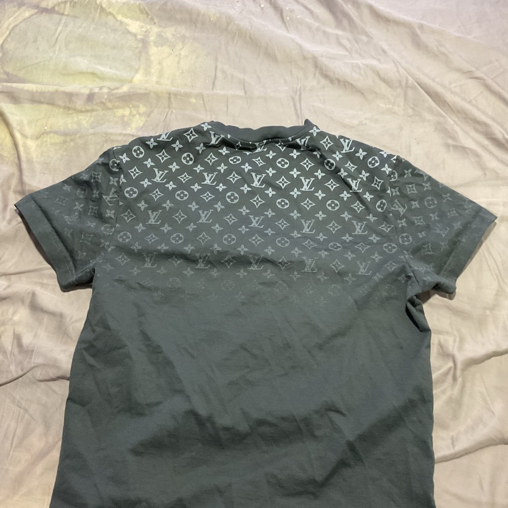 Louis Vuitton shirt - Picture 5 of 5